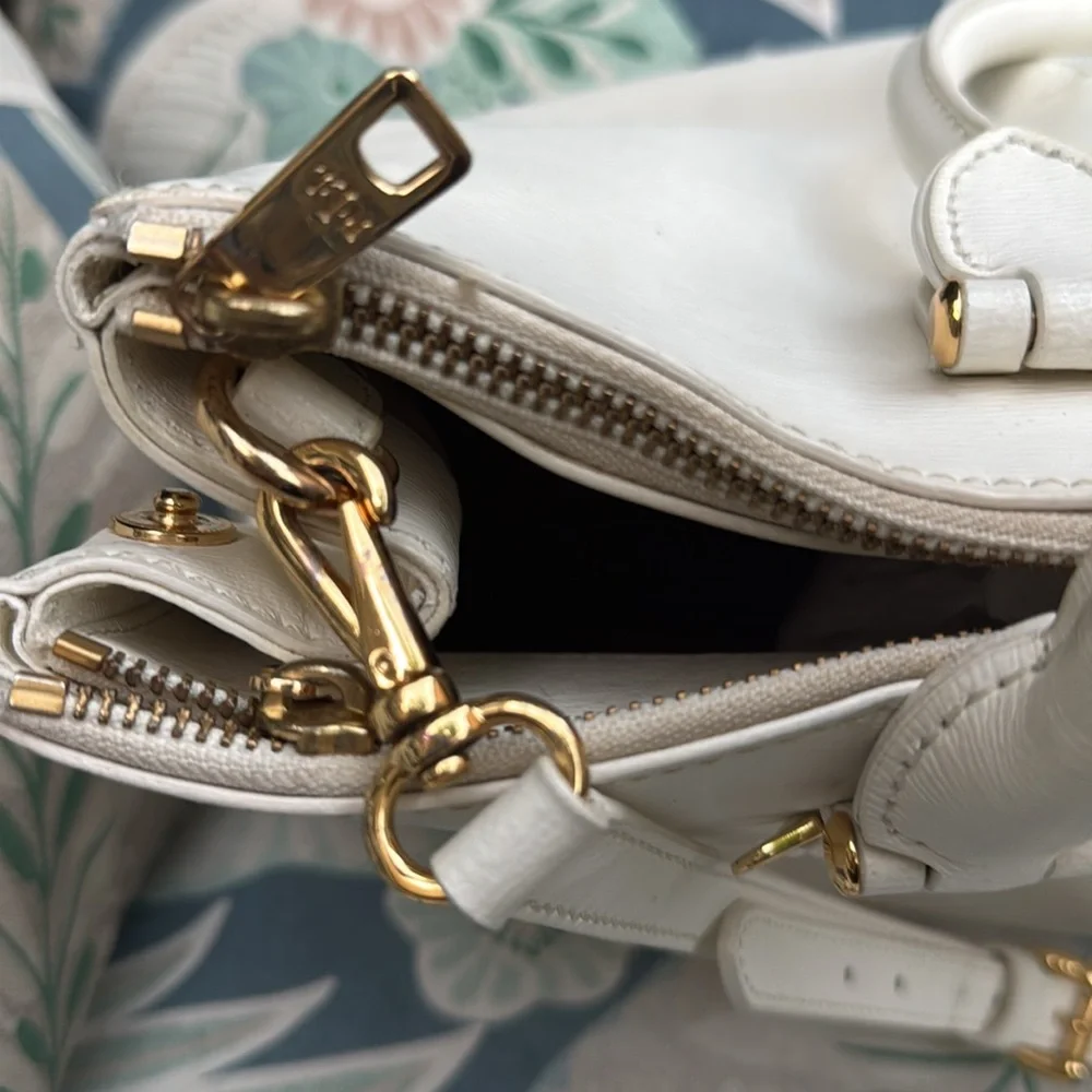 Ralph Lauren White Leather Business CEO Tote gold hardware **flawed**